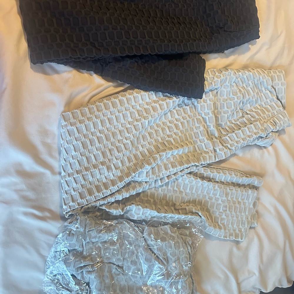 Textured Black and Cream Throw Blankets